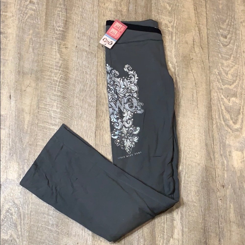 NWT. Grey GWG bootcut lounge pant. Medium